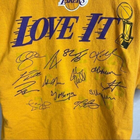 Los Angeles Lakers 2009 NBA Champions Adidas Gold Graphic T-Shirt W/ Signatures - Picture 2 of 8